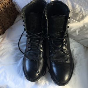 Black Ariat boots
